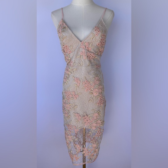 Lulus Dresses & Skirts - Lulus Women’s Lace Overlay Slip Dress V-Neck Lace Up‎ Back Size Small